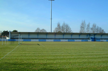 terrain de foot avec pelouse