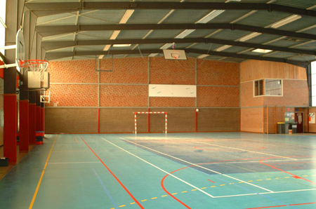 terrain de foot intérieur